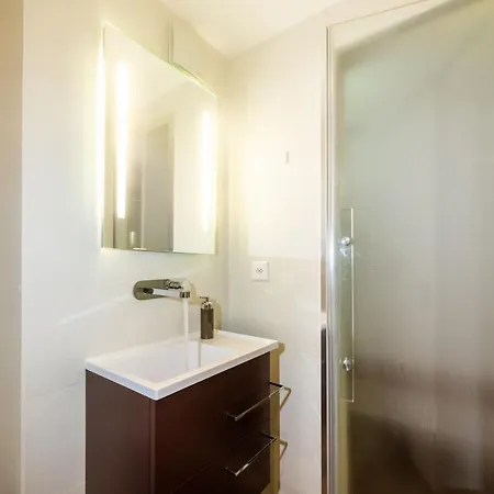 Haus Mia Апартаменти Церматт